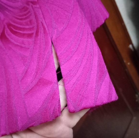 Chaus Vintage Textured Fushia 3 Button Jacket w/split sleeves Elegant & … - Picture 2 of 8